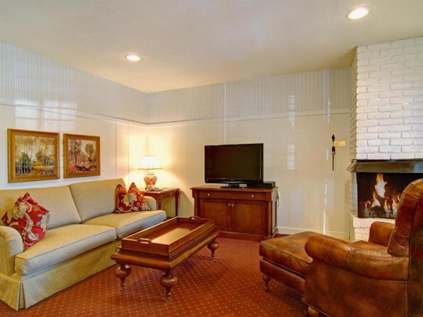 Wayside Inn image 25