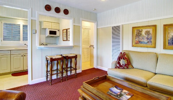 Wayside Inn image 8