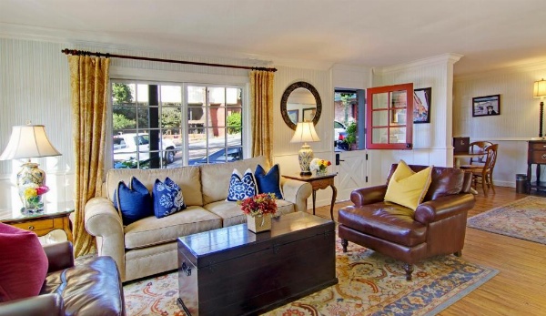 Wayside Inn image 9